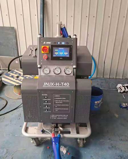 噴涂硬泡聚氨酯用什么設(shè)備 冷庫外墻溫施工噴涂機(圖2) T40噴涂硬泡聚氨酯設(shè)備